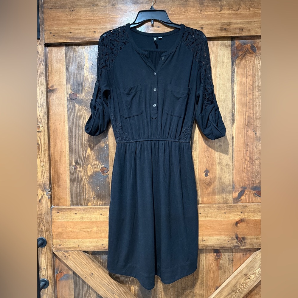 Kut from the Kloth Black Long‎ Sleeved Lace Dress with Cinched Waist -Size:	6